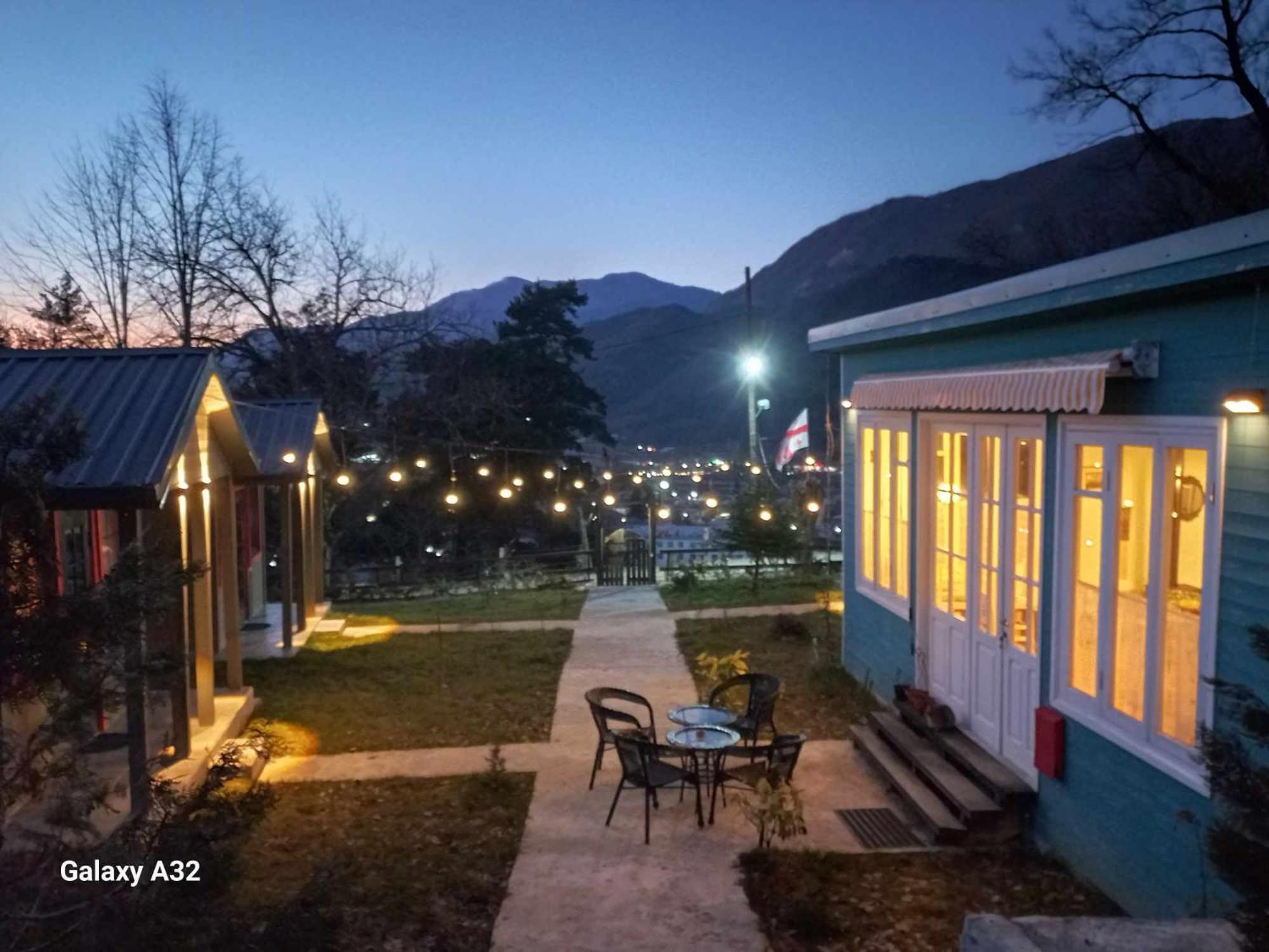 Brotseulebi Hotel Ambrolauri Luaran gambar